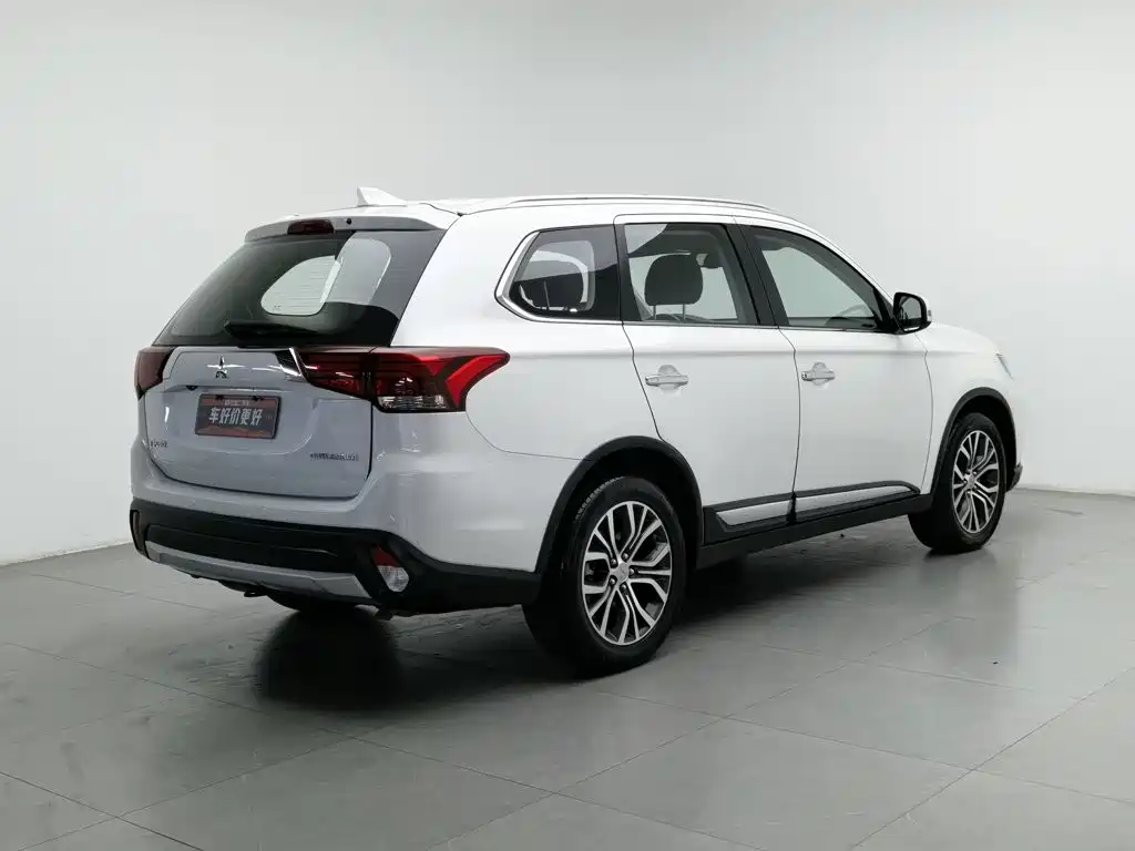 Mitsubishi Outlander — миниатюра 2