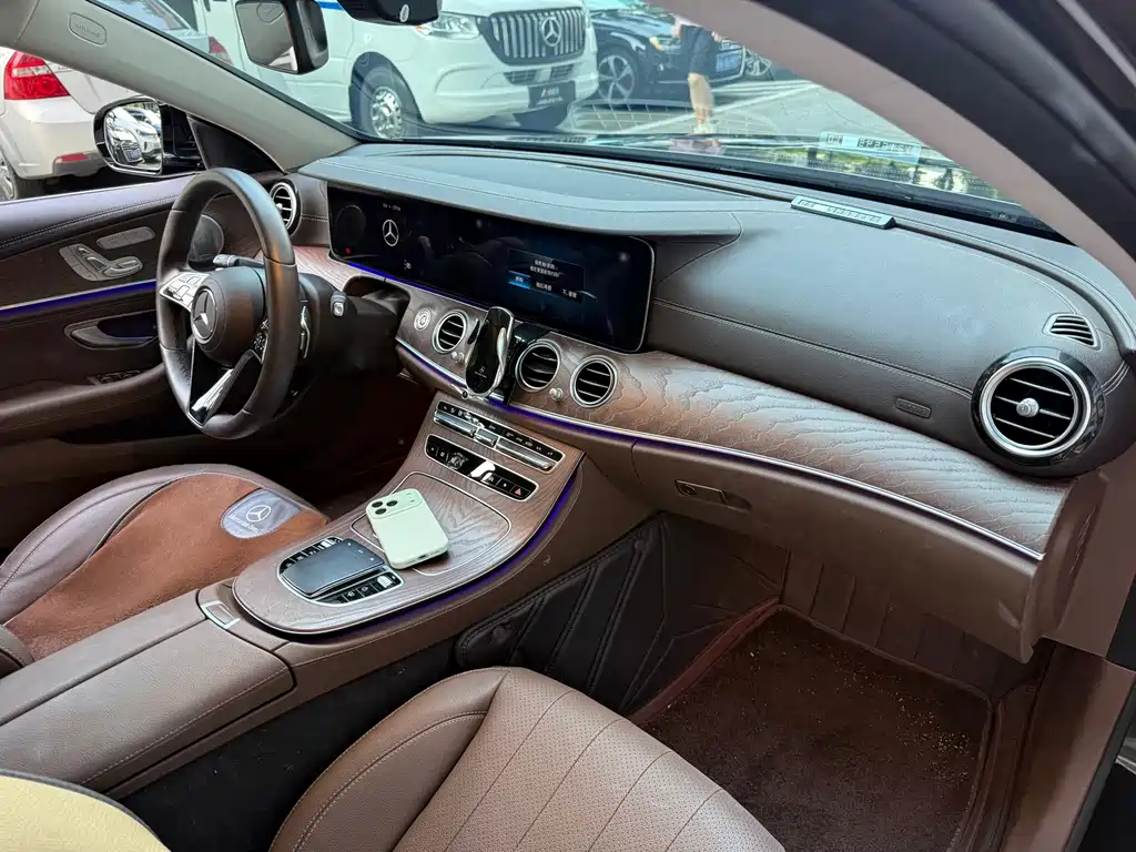 Mercedes-Benz E-Class — миниатюра 9
