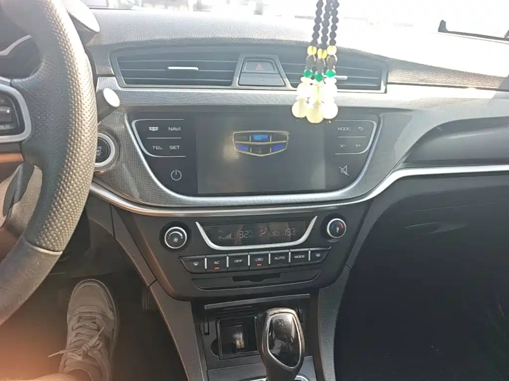 Geely Emgrand — миниатюра 13