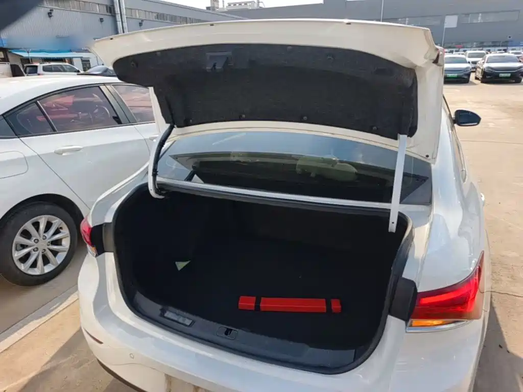 Buick Excelle — миниатюра 19