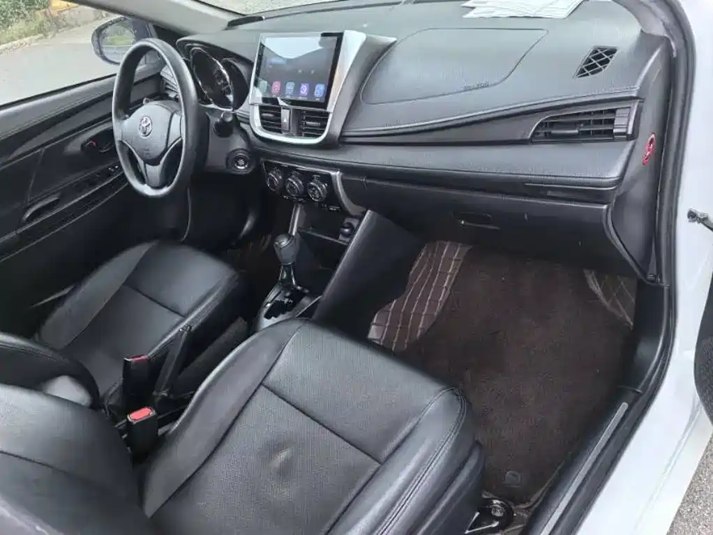Toyota Yaris L — миниатюра 7