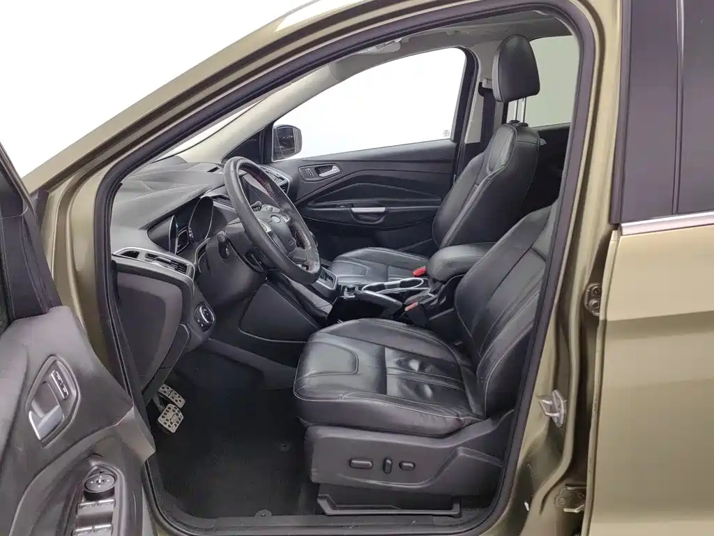 Ford Kuga — миниатюра 10