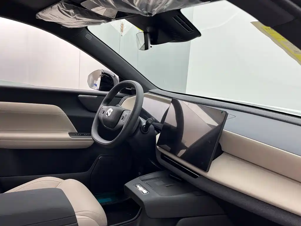 Volvo XC70 PHEV — миниатюра 14