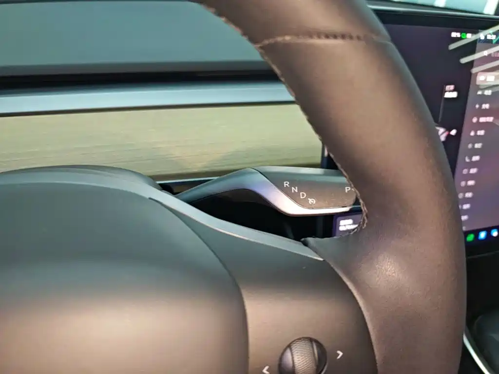 Tesla Model 3 — миниатюра 14