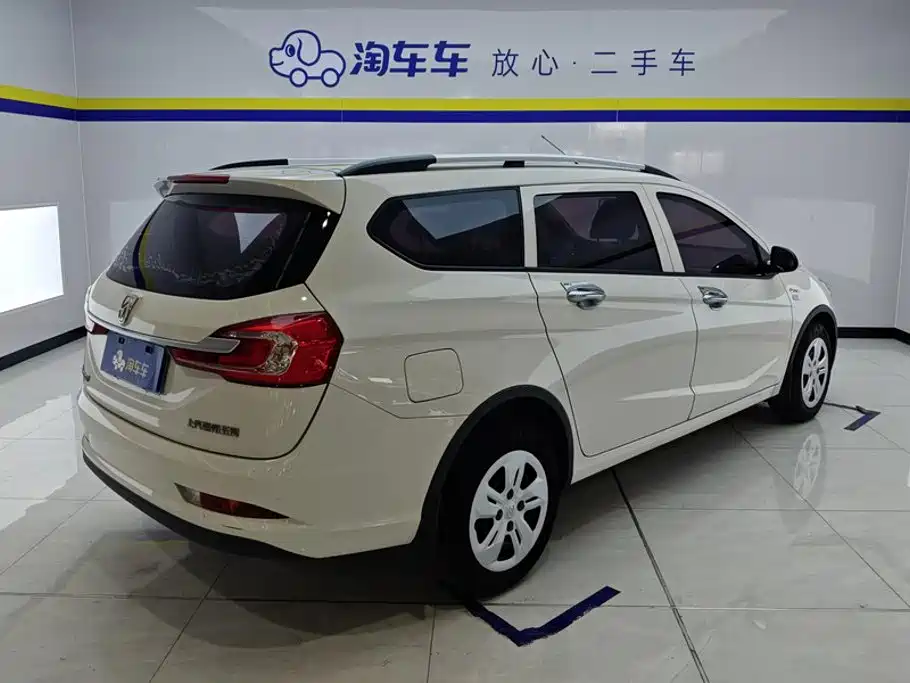 Baojun 310W — миниатюра 3