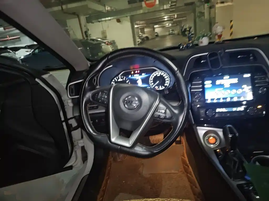 Nissan Cima — миниатюра 6