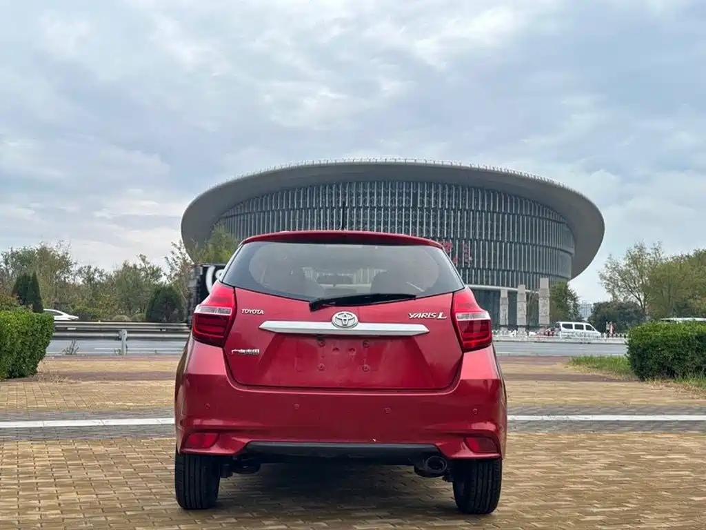 Toyota Yaris L — миниатюра 5