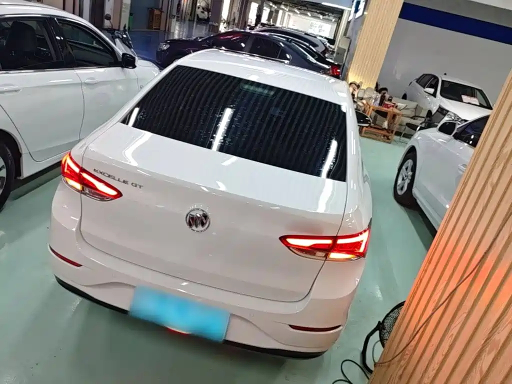 Buick Excelle — миниатюра 7