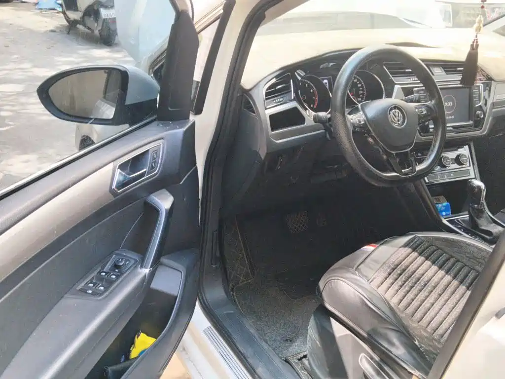 Volkswagen Touran — миниатюра 14