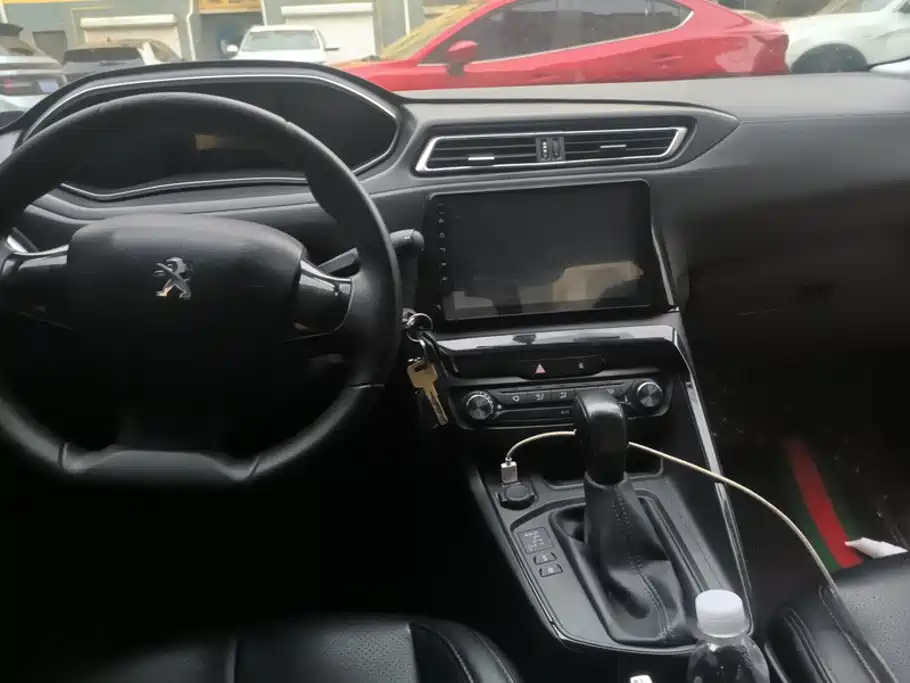 Peugeot 308 — миниатюра 12