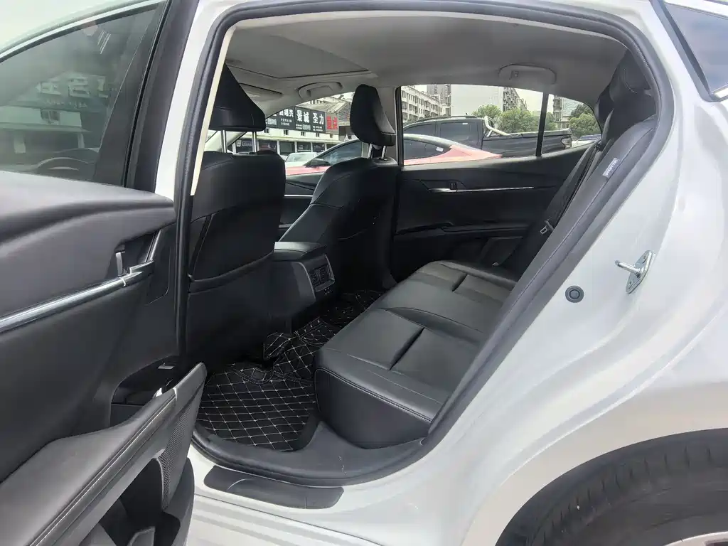 Toyota Camry 2024 2.0E Elite