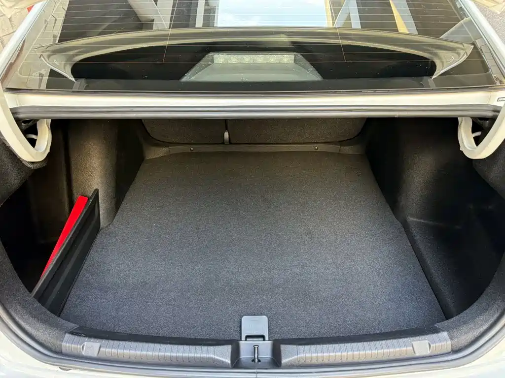 Volkswagen Bora — миниатюра 8