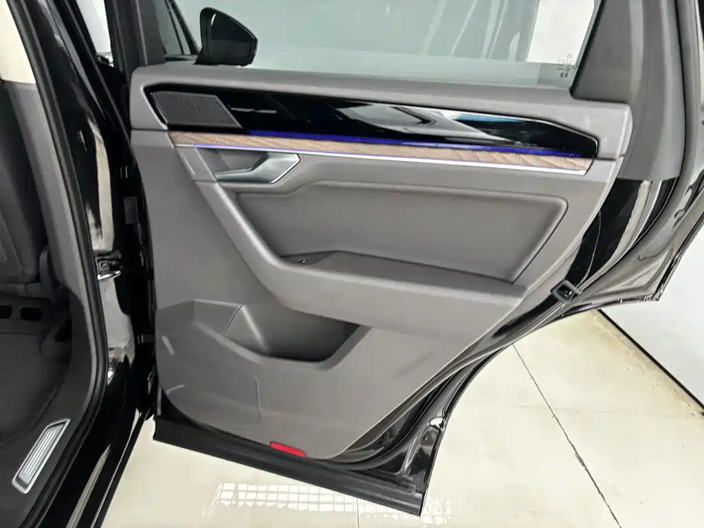Volkswagen Touareg — миниатюра 22