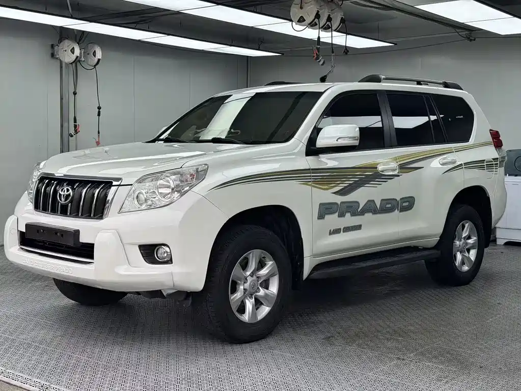 Toyota Land Cruiser Prado 2010 2.7L AT Luxury