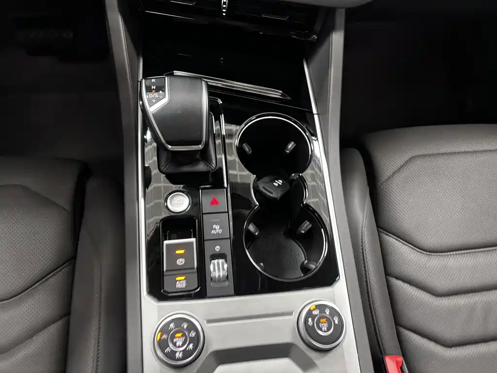 Volkswagen Touareg — миниатюра 19