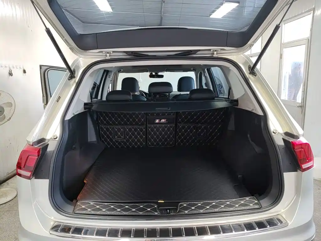 Volkswagen Tiguan L — миниатюра 19