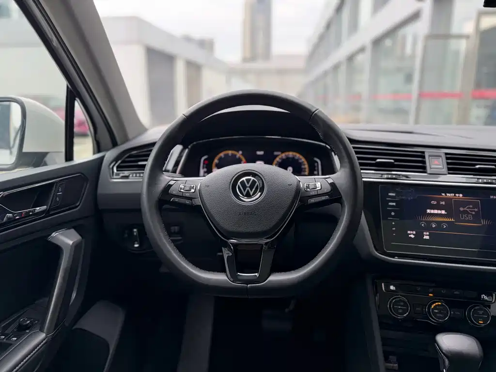 Volkswagen Tiguan L — миниатюра 7