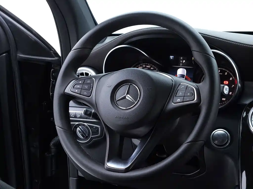 Mercedes-Benz GLC — миниатюра 16