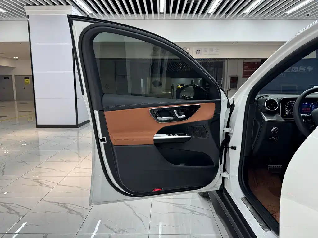 Mercedes-Benz GLC Coupe — миниатюра 10