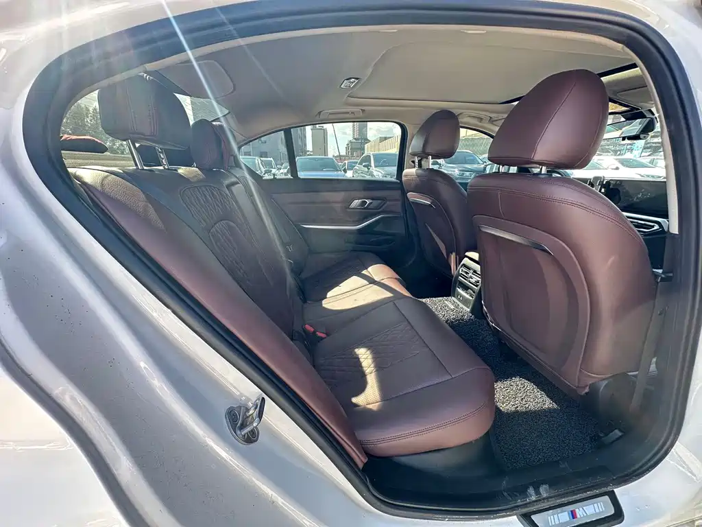 BMW 3 Series — миниатюра 17