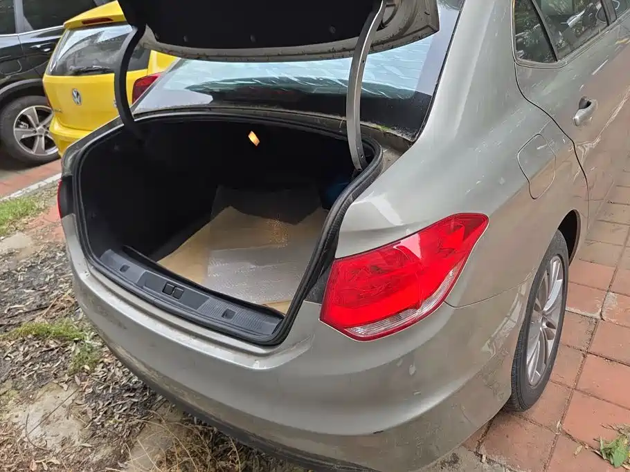 Citroen C4L — миниатюра 4