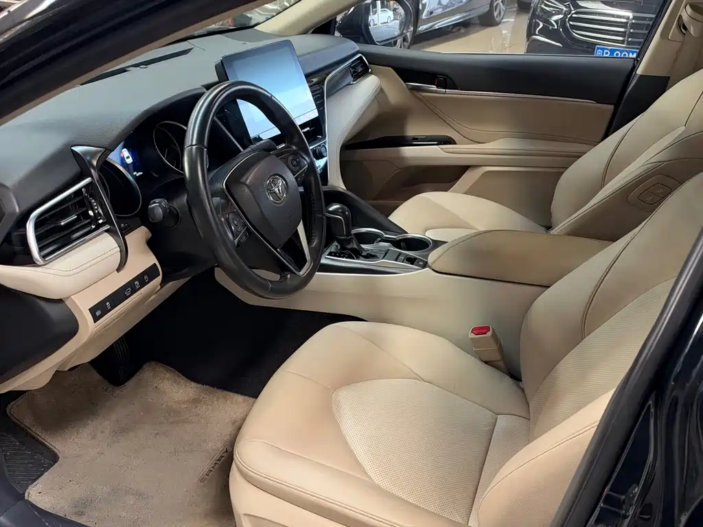 Toyota Camry — миниатюра 2