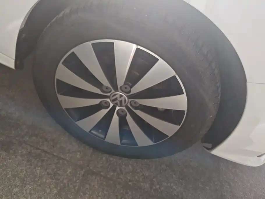 Volkswagen Sagitar — миниатюра 6