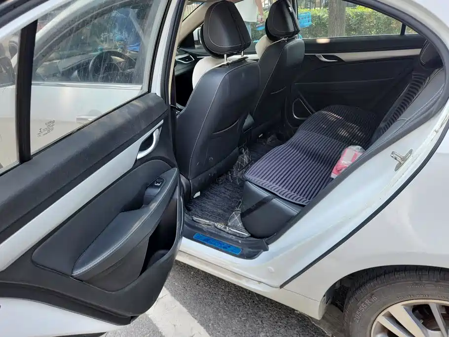 Geely Emgrand — миниатюра 11