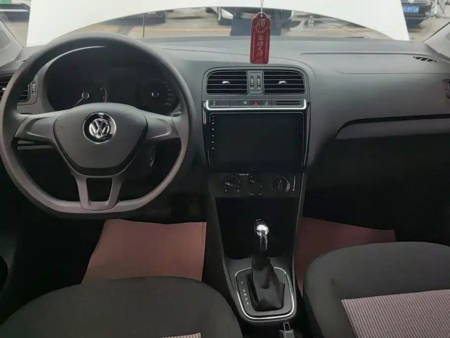 Volkswagen Polo — миниатюра 12