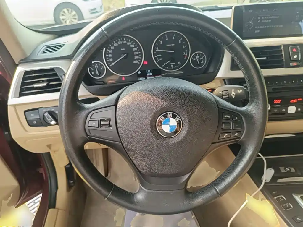 BMW 3 Series — миниатюра 11