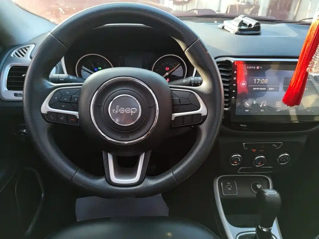 Jeep Compass — миниатюра 11