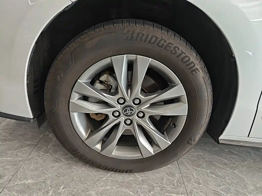 Toyota Sienna — миниатюра 23