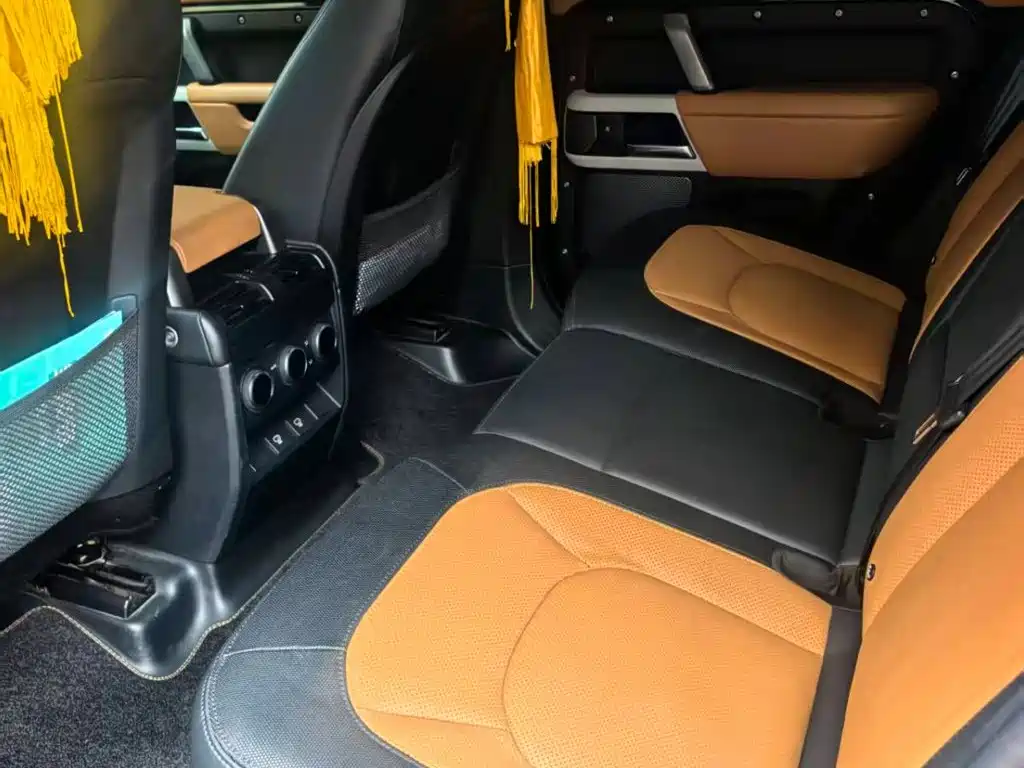 Land Rover Defender — миниатюра 9