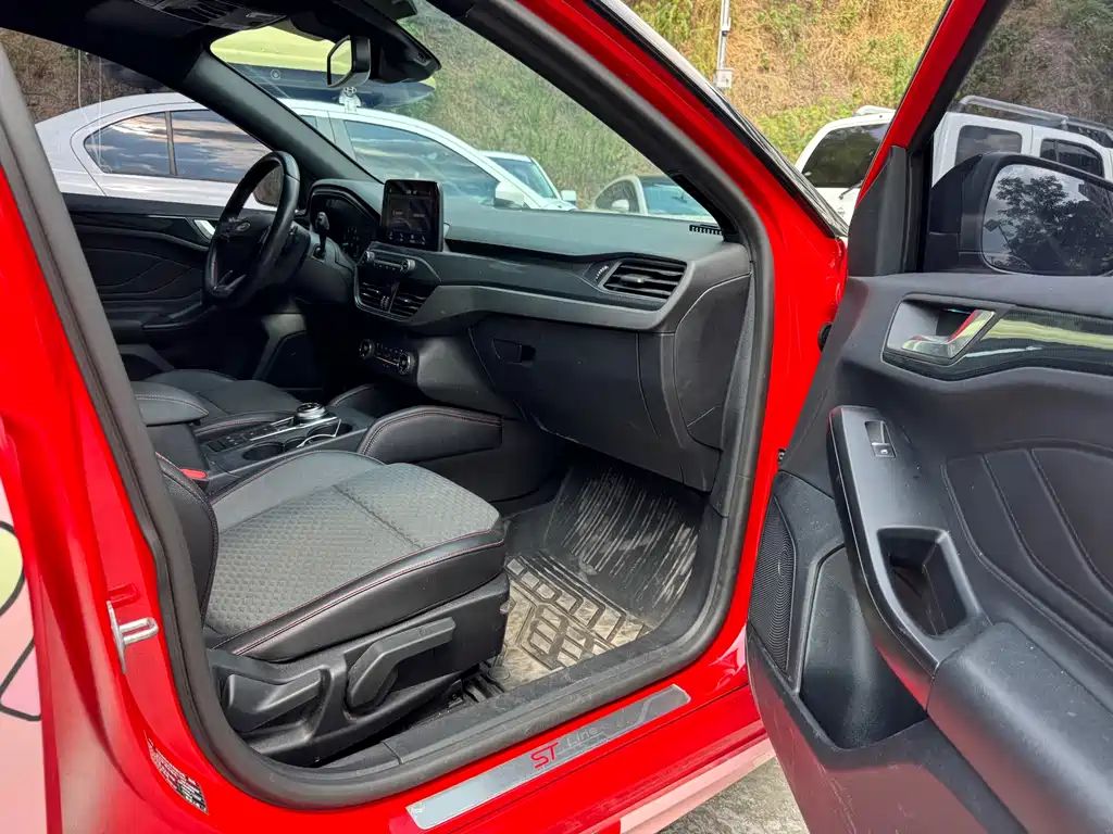 Ford Focus — миниатюра 16