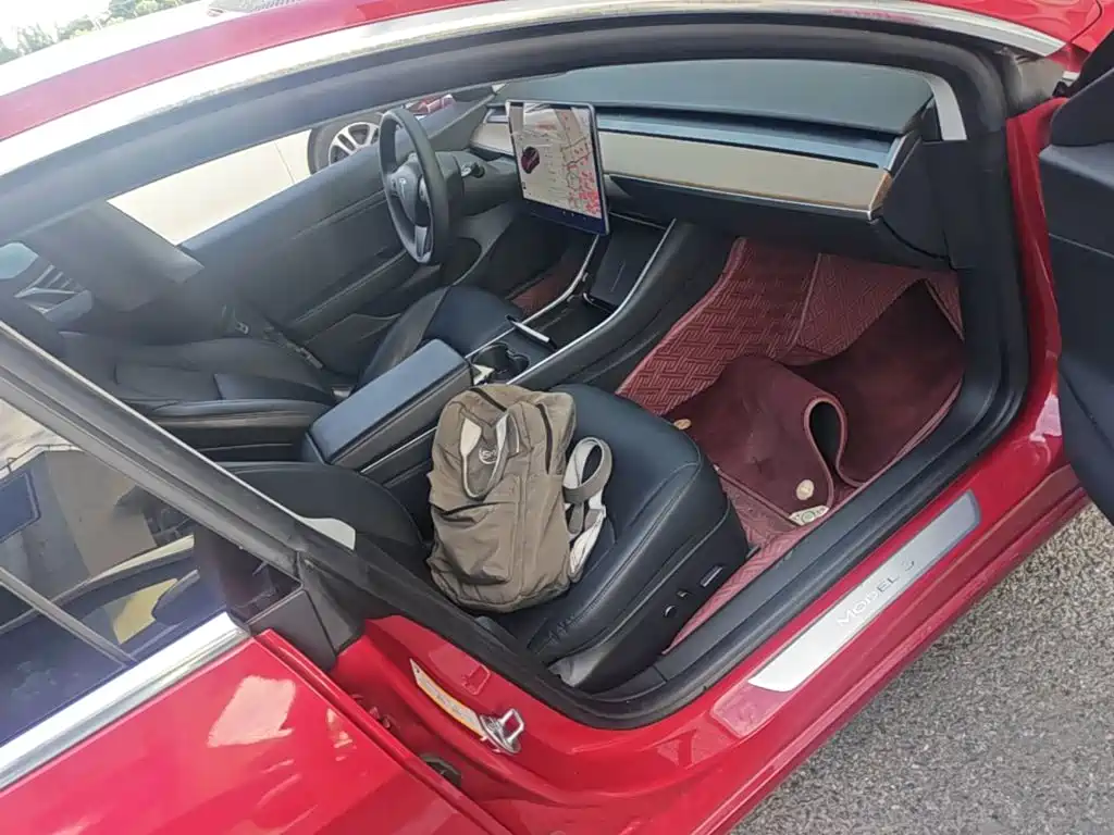 Tesla Model 3 — миниатюра 9