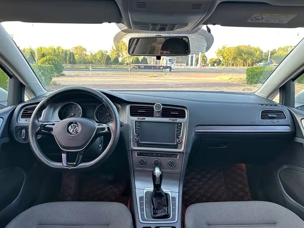 Volkswagen Golf — миниатюра 9
