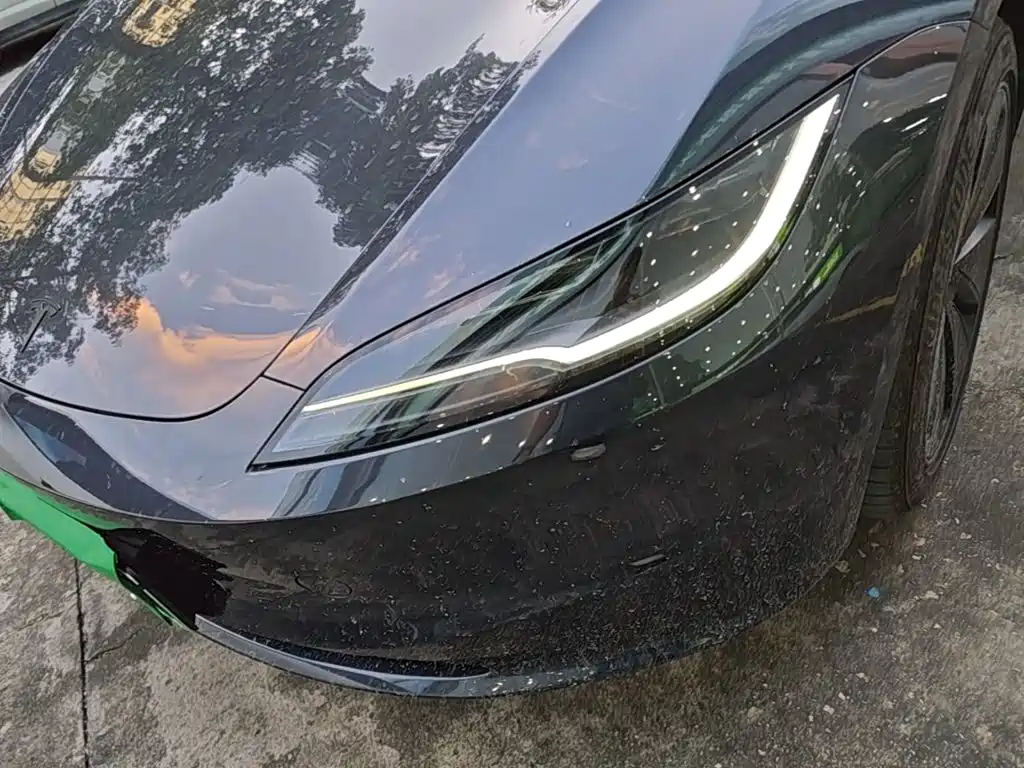 Tesla Model 3 — миниатюра 24
