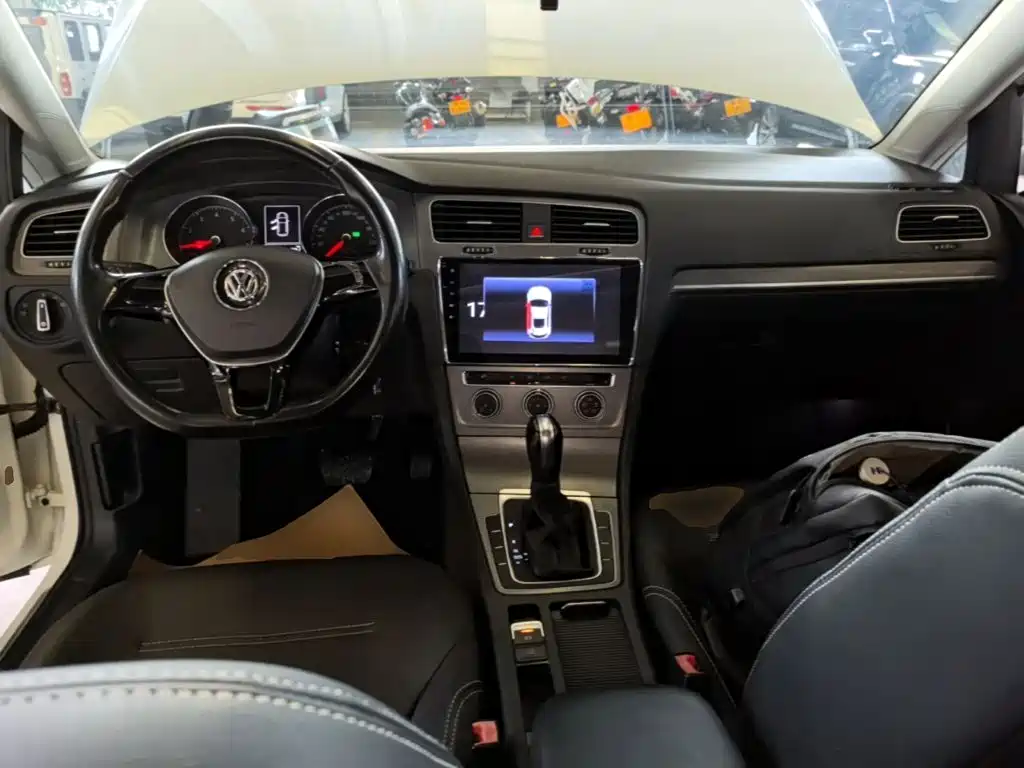 Volkswagen Golf — миниатюра 10