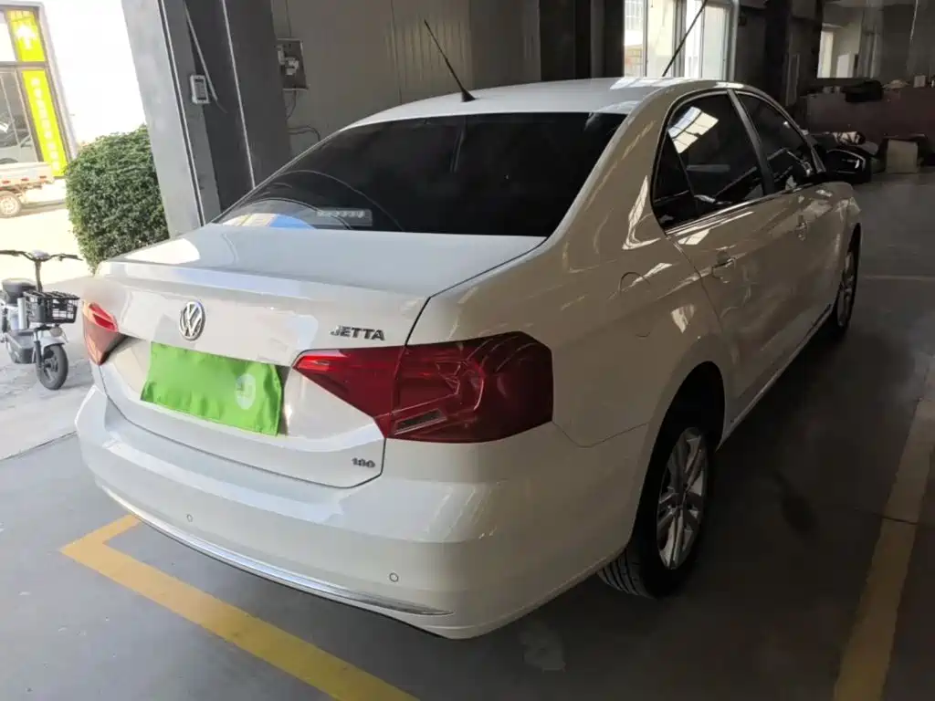 Volkswagen Jetta — миниатюра 7