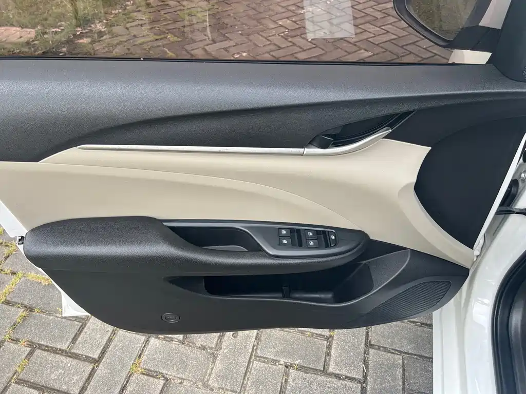 Buick Excelle — миниатюра 7