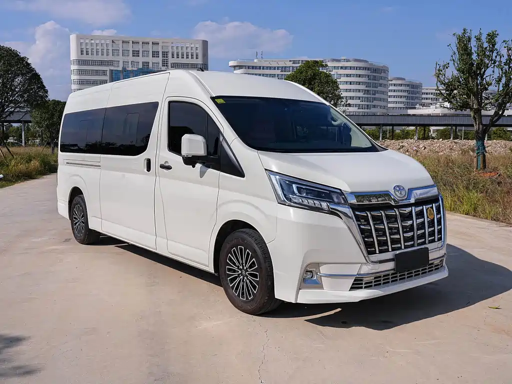 Toyota Hiace — миниатюра 3