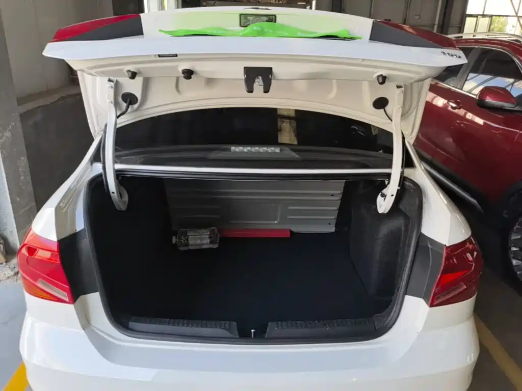 Volkswagen Jetta — миниатюра 19