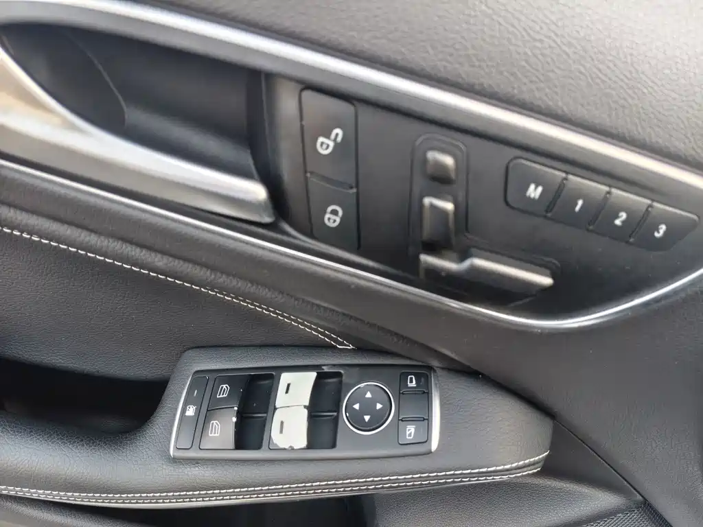 Mercedes-Benz GLA — миниатюра 16
