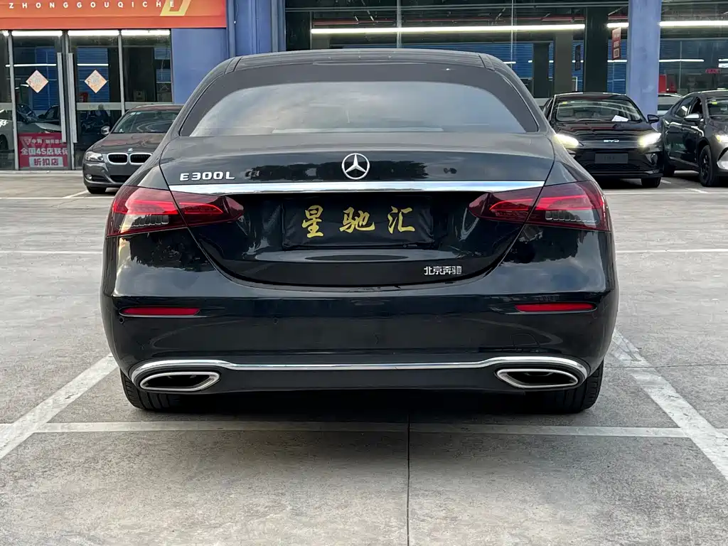 Mercedes-Benz E-Class — миниатюра 12