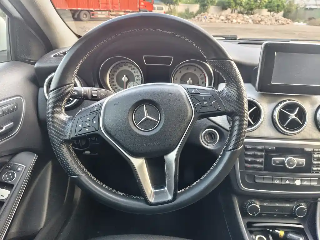 Mercedes-Benz GLA — миниатюра 15