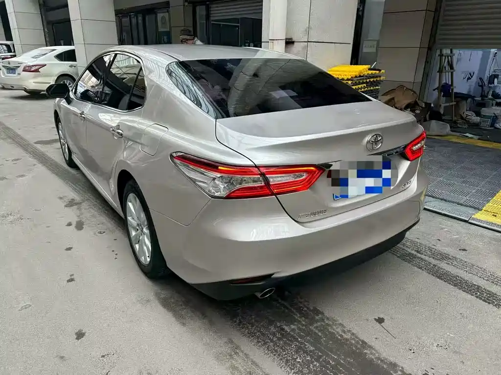 TOYOTA CAMRY