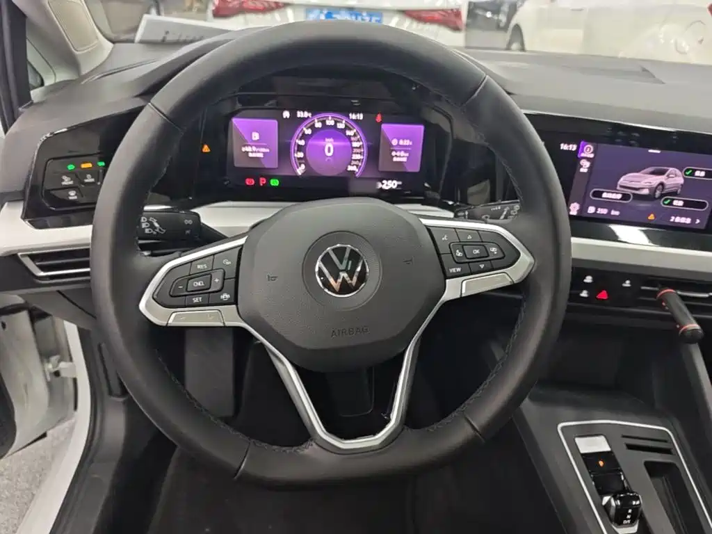 Volkswagen Golf — миниатюра 11