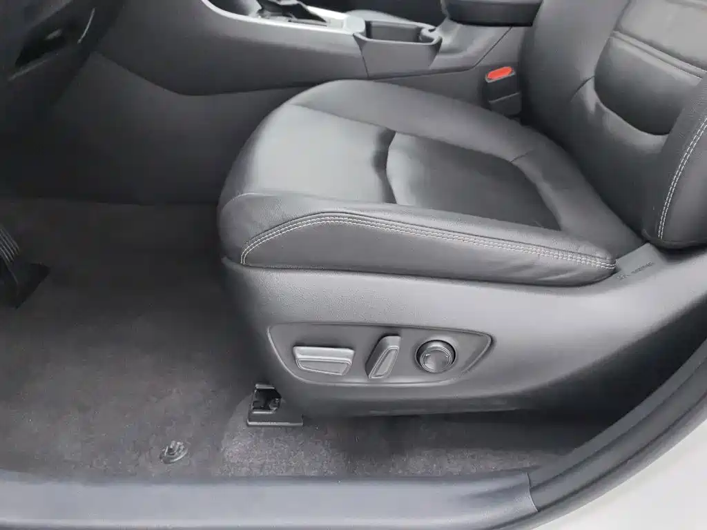 Toyota RAV4 — миниатюра 20