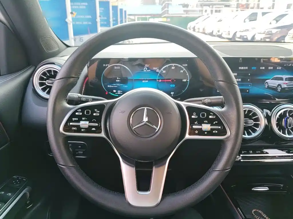 Mercedes-Benz EQB — миниатюра 11