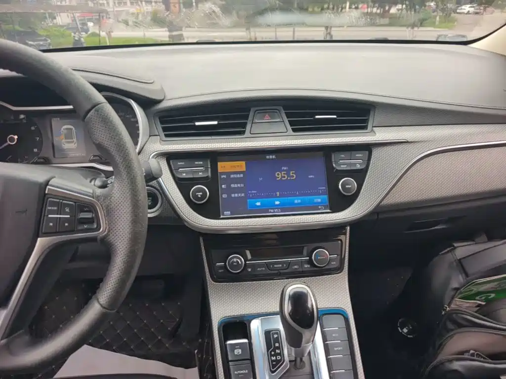 Geely Emgrand GS — миниатюра 13